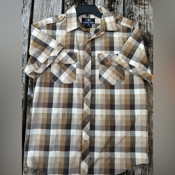 Brooklyn State Men’s Short Sleeve Button Down Brown Plaid Shirt. Size Medium - Picture 3 of 5